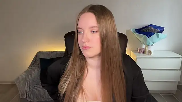 Snapshot of EvaMaddison chatting on April 5, 2026, 5:03 am EvaMaddison online show from April 5, 2026, 5:03 am