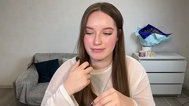 Snapshot of EvaMaddison chatting on February 10, 2026, 5:12 pm EvaMaddison online show from February 10, 2026, 5:12 pm