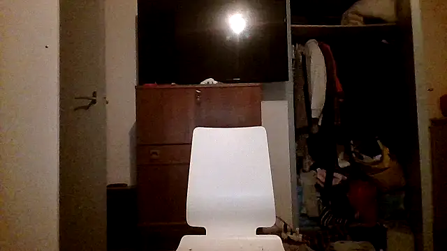 Snapshot of Chezz_055 chatting on February 11, 2025, 5:18 pm Chezz 055 online show from February 11, 2025, 5:18 pm