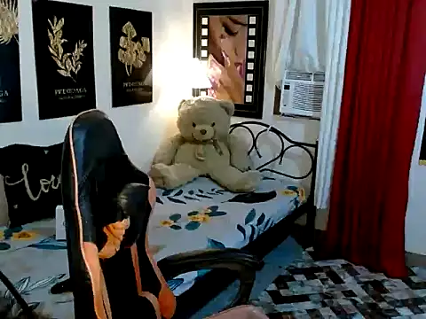 Snapshot of UrhotGoddess chatting on October 24, 2025, 8:46 am UrhotGoddess online show from October 24, 2025, 8:46 am