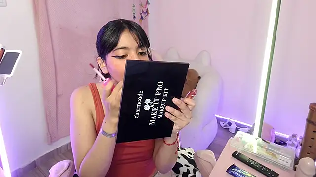 Nami usagi online show from September 19, 2025, 3:27 pm