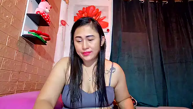 Snapshot of M_e_c_e_l chatting on February 26, 2026, 10:10 pm M e c e l online show from February 26, 2026, 10:10 pm
