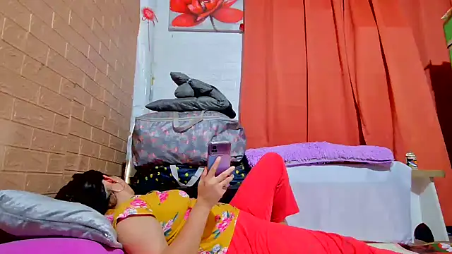 M e c e l online show from November 19, 2025, 1:27 am