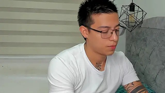 SIXXTOLOVE18 online show from February 11, 2026, 3:01 pm