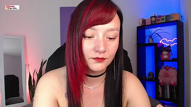 Snapshot of S_Lilith_ chatting on May 15, 2026, 11:14 pm S Lilith online show from May 15, 2026, 11:14 pm