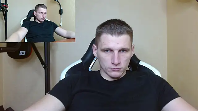 Snapshot of PoliglotJoe chatting on January 13, 2025, 8:37 am PoliglotJoe online show from January 13, 2025, 8:37 am