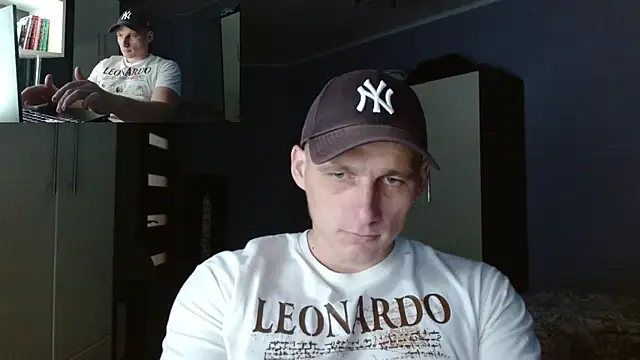 Snapshot of PoliglotJoe chatting on September 30, 2025, 12:33 pm PoliglotJoe online show from September 30, 2025, 12:33 pm