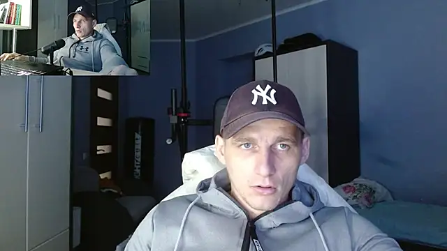Snapshot of PoliglotJoe chatting on October 9, 2025, 2:17 pm PoliglotJoe online show from October 9, 2025, 2:17 pm