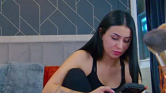 Snapshot of EmyLaveau chatting on February 25, 2026, 6:24 am EmyLaveau online show from February 25, 2026, 6:24 am