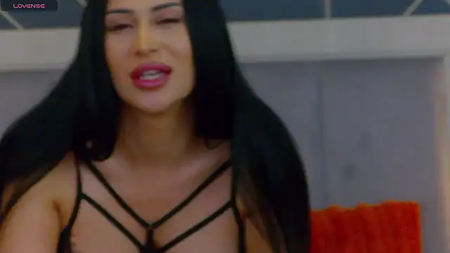 Snapshot of EmyLaveau chatting on February 10, 2026, 6:23 am EmyLaveau online show from February 10, 2026, 6:23 am