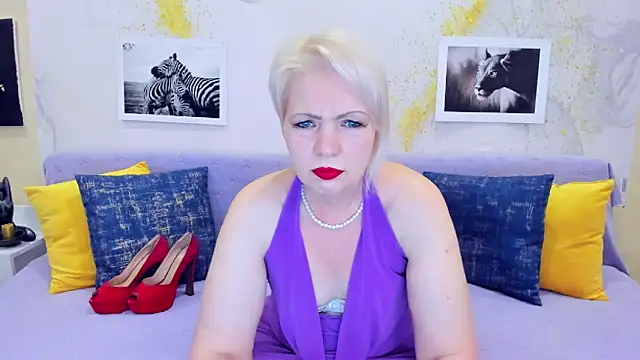 Snapshot of BeautyName chatting on March 18, 2025, 3:44 pm BeautyName online show from March 18, 2025, 3:44 pm