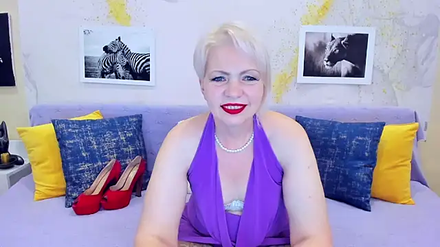 Snapshot of BeautyName chatting on March 18, 2025, 6:50 pm BeautyName online show from March 18, 2025, 6:50 pm