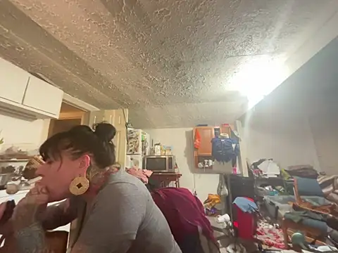 evacheers online show from April 23, 2026, 2:07 am