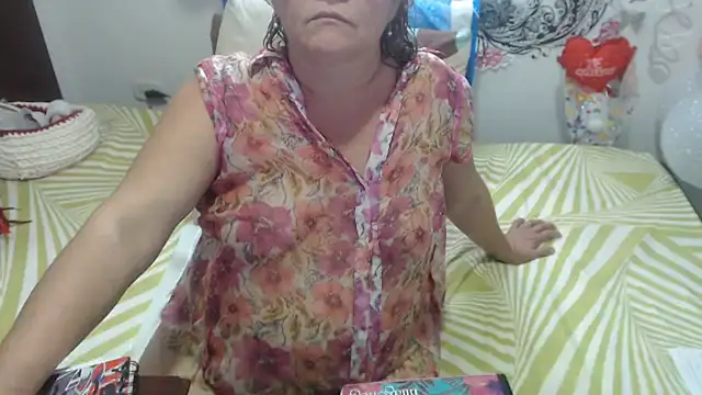 selenax2023 online show from February 25, 2025, 1:09 am