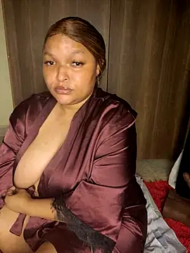Snapshot of Bigass-ebony22 chatting on August 9, 2026, 6:03 pm Bigass-ebony22 online show from August 9, 2026, 6:03 pm