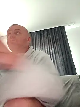 Snapshot of Adry1986 chatting on November 8, 2025, 12:20 pm Adry1986 online show from November 8, 2025, 12:20 pm