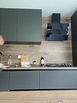 Snapshot of Adry1986 chatting on September 18, 2025, 11:46 am Adry1986 online show from September 18, 2025, 11:46 am