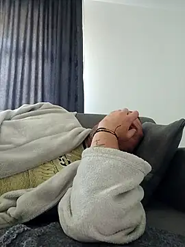 Snapshot of Adry1986 chatting on September 27, 2025, 11:49 am Adry1986 online show from September 27, 2025, 11:49 am