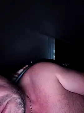 Snapshot of Adry1986 chatting on October 6, 2025, 4:24 am Adry1986 online show from October 6, 2025, 4:24 am