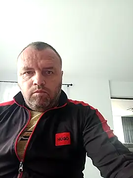 Snapshot of Adry1986 chatting on September 30, 2025, 10:43 am Adry1986 online show from September 30, 2025, 10:43 am