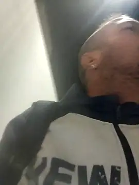 juandi21cm online show from December 22, 2025, 5:40 am