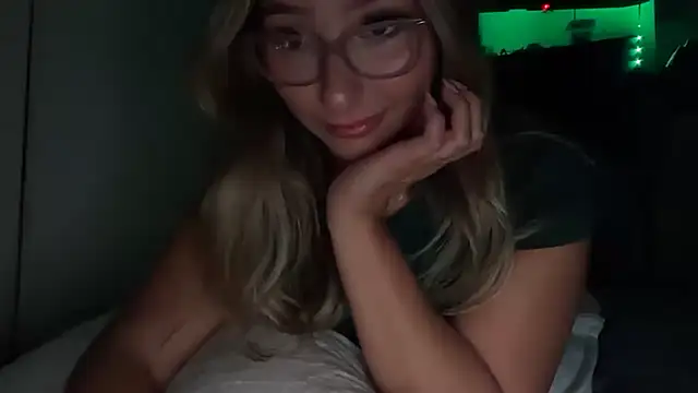 lustfulsmiles online show from August 7, 2026, 3:07 pm