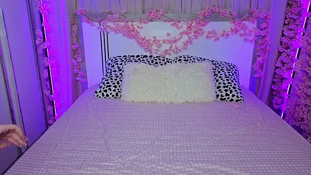 LilyStarlight online show from April 23, 2026, 4:19 am