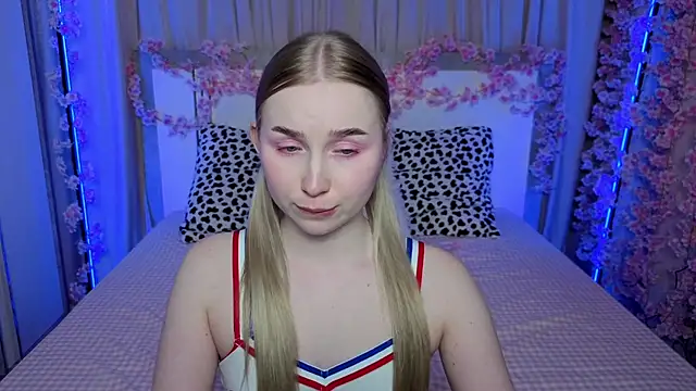 LilyStarlight online show from April 11, 2026, 7:45 am