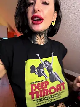 Snapshot of InkedBiitch chatting on January 14, 2026, 7:34 am InkedBiitch online show from January 14, 2026, 7:34 am