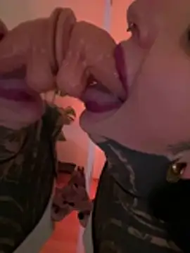 Snapshot of InkedBiitch chatting on January 13, 2026, 7:29 pm InkedBiitch online show from January 13, 2026, 7:29 pm