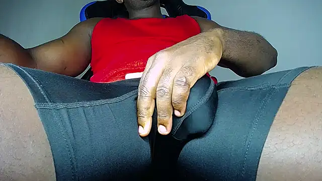 Snapshot of MAXJONES_2 chatting on May 3, 2026, 1:00 am MAXJONES 2 online show from May 3, 2026, 1:00 am