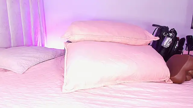 Snapshot of _ebony-queen_ chatting on May 15, 2026, 3:04 am ebony-queen online show from May 15, 2026, 3:04 am