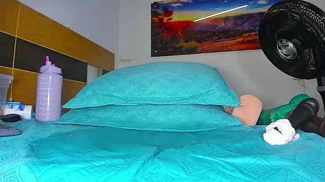 Snapshot of _ebony-queen_ chatting on March 5, 2025, 6:12 pm ebony-queen online show from March 5, 2025, 6:12 pm