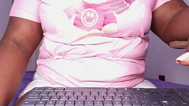 Snapshot of _ebony-queen_ chatting on March 15, 2026, 3:35 am ebony-queen online show from March 15, 2026, 3:35 am