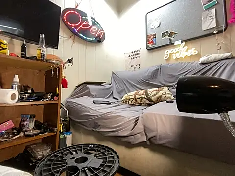 Snapshot of WhiteChocalate_69 chatting on March 7, 2025, 6:00 pm WhiteChocalate 69 online show from March 7, 2025, 6:00 pm