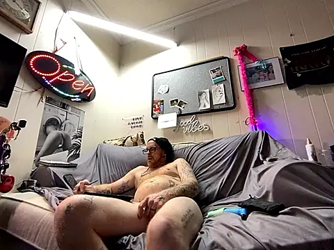 Snapshot of WhiteChocalate_69 chatting on March 22, 2025, 5:20 pm WhiteChocalate 69 online show from March 22, 2025, 5:20 pm