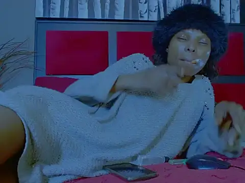 Snapshot of MissParis26 chatting on November 17, 2025, 9:19 pm MissParis26 online show from November 17, 2025, 9:19 pm