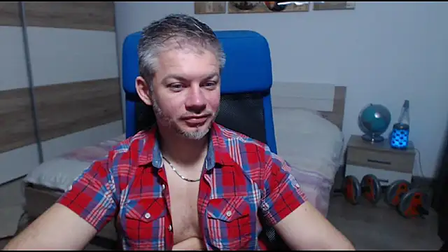 Snapshot of RobbyShawz chatting on November 19, 2025, 5:18 am RobbyShawz online show from November 19, 2025, 5:18 am