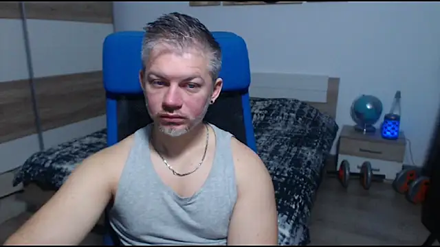 Snapshot of RobbyShawz chatting on November 13, 2025, 5:55 am RobbyShawz online show from November 13, 2025, 5:55 am