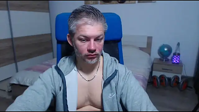 Snapshot of RobbyShawz chatting on November 25, 2025, 6:03 am RobbyShawz online show from November 25, 2025, 6:03 am