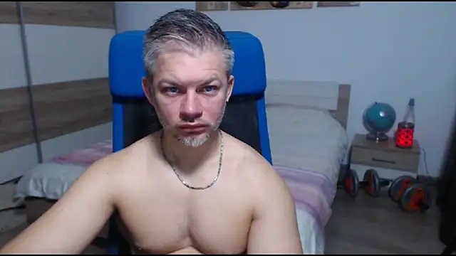 Snapshot of RobbyShawz chatting on November 18, 2025, 5:11 am RobbyShawz online show from November 18, 2025, 5:11 am