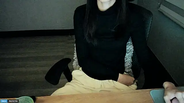 Snapshot of Ayase_momo chatting on January 23, 2025, 8:24 pm Ayase momo online show from January 23, 2025, 8:24 pm