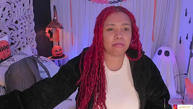 Snapshot of pamela_doll3 chatting on October 29, 2025, 4:44 am pamela doll3 online show from October 29, 2025, 4:44 am