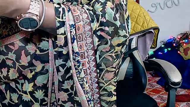 Snapshot of Naiaa-mylove chatting on February 10, 2026, 6:01 am Naiaa-mylove online show from February 10, 2026, 6:01 am