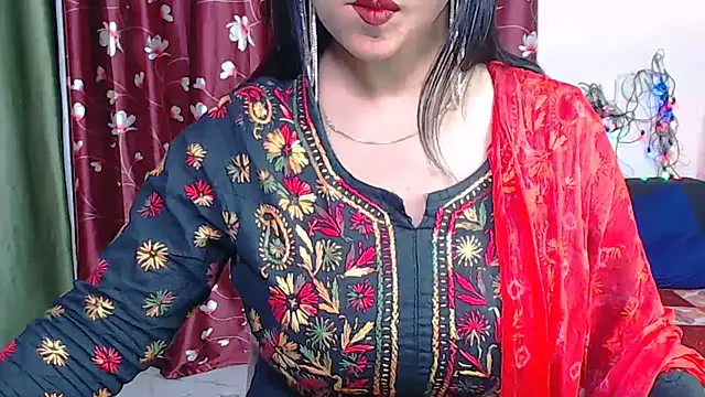 Snapshot of Naiaa-mylove chatting on February 26, 2026, 5:51 am Naiaa-mylove online show from February 26, 2026, 5:51 am