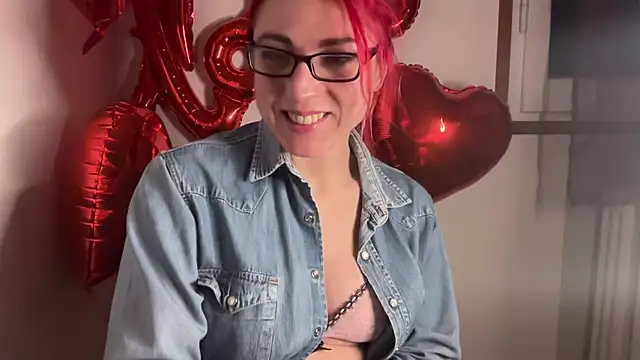 Snapshot of Nikky_Divine chatting on February 28, 2025, 9:33 pm Nikky Divine online show from February 28, 2025, 9:33 pm