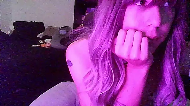 Snapshot of crystalxh chatting on October 21, 2025, 11:15 pm crystalxh online show from October 21, 2025, 11:15 pm