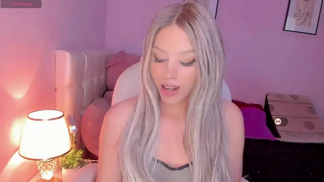 EvaEvangeline online show from February 26, 2025, 4:38 pm