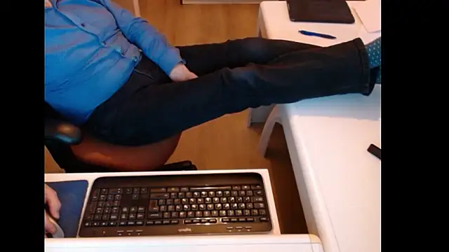 dutchpornking online show from April 2, 2026, 5:52 pm