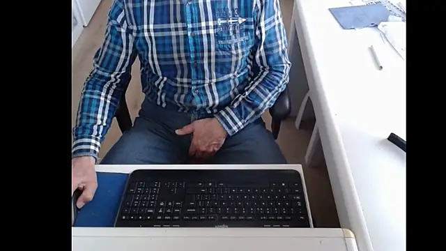 dutchpornking online show from March 10, 2025, 7:55 am